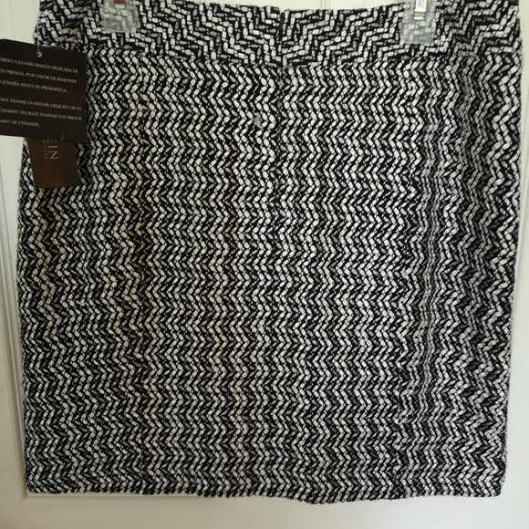 Anne Klein skirt, NWT - Picture 4 of 4
